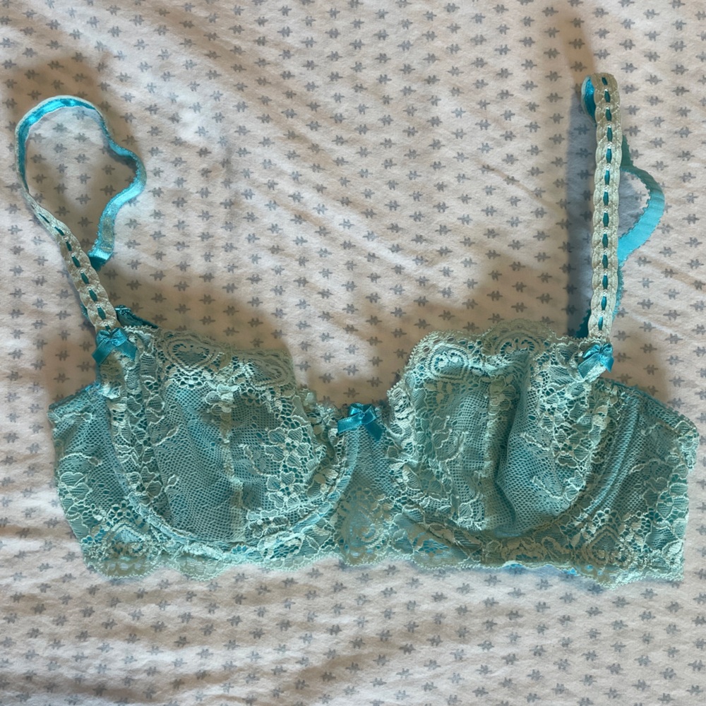 Adore Me light blue unlined bra size 32C